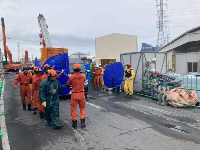 埼玉・八潮陥没事故、発見の遺体を草加署に搬送　県「社会死状態であることを確認」